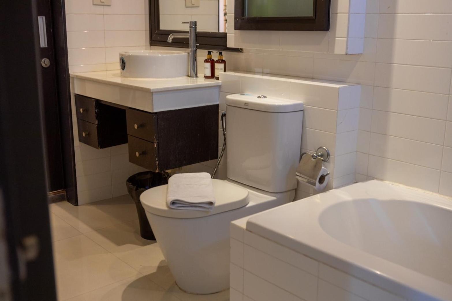 P Villa Lamoon Thonglor Банкок Екстериор снимка