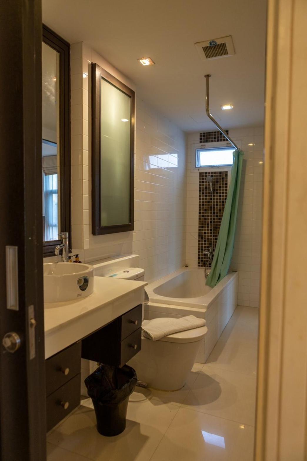 P Villa Lamoon Thonglor Банкок Екстериор снимка